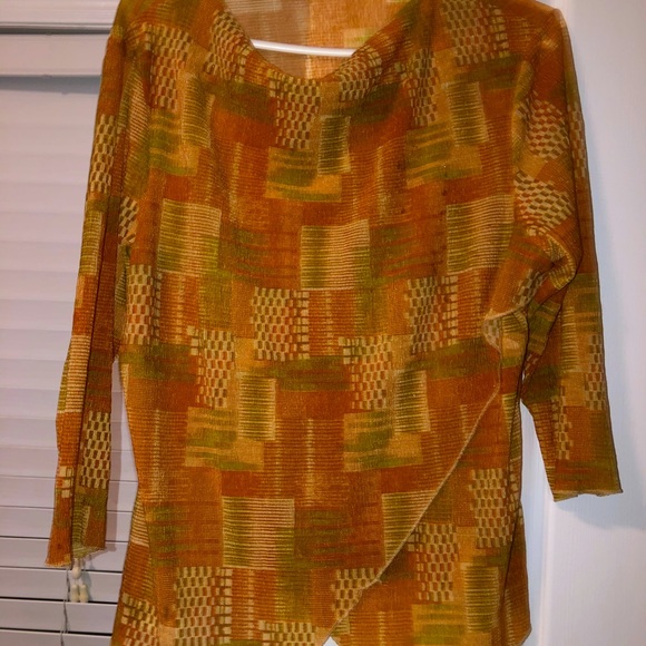 Two piece - Picture 1 of 2